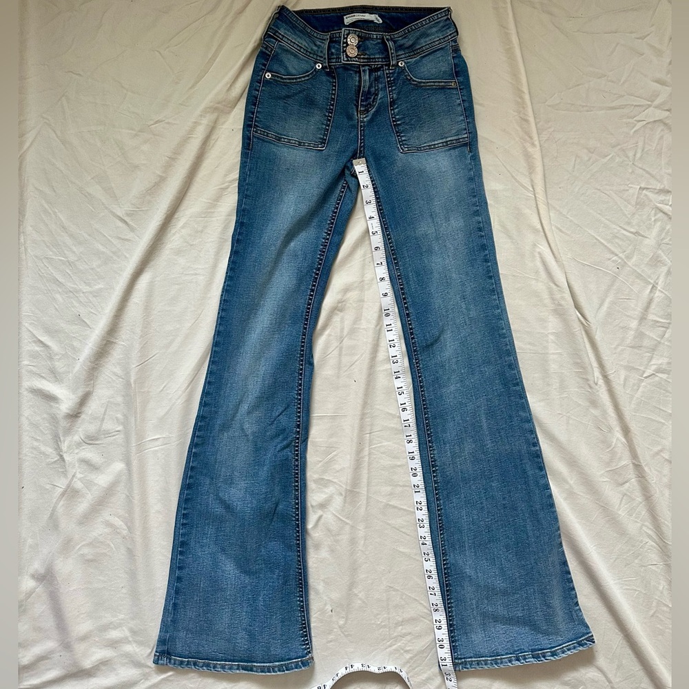 Garage Low-Rise Flare Jeans โ size 1 / 25 - Picture 2 of 6